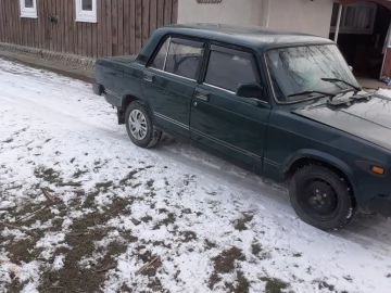 Авто ВАЗ 2107 2000 № 7294449