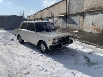 Авто ВАЗ 2107 1986 № 7295296