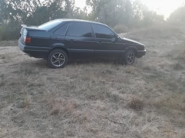 Авто Volkswagen Passat Sedan 1992 № 7295428
