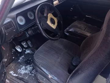 Авто ВАЗ 2107 1992 № 7296434