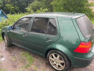 Авто Volkswagen Golf 2000 № 7298063