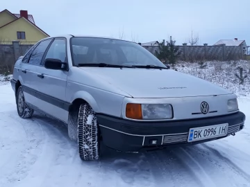 Авто Volkswagen Passat Sedan 1990 № 7298724
