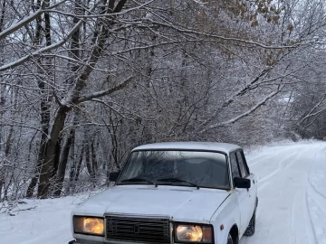 Авто ВАЗ 2107 1984 № 7299198