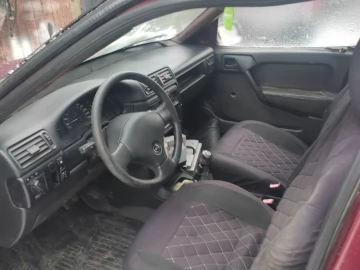 Авто Opel Vectra 1992 № 7302548