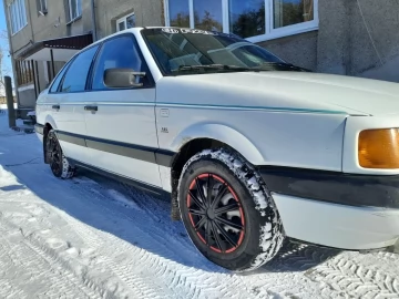Авто Volkswagen Passat Sedan 1991 № 7305390