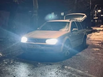 Авто Volkswagen Golf 2004 № 7307705