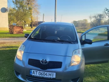Авто Toyota Yaris 2005 № 7308283