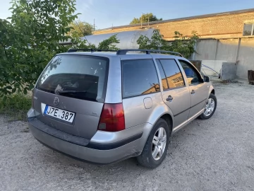 Авто Volkswagen Golf 2002 № 7308416