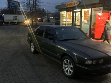 Авто BMW 7 Серия 1991 № 7309568