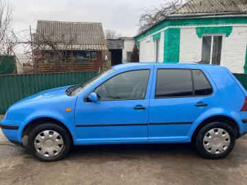Авто Volkswagen Golf 2000 № 7309630