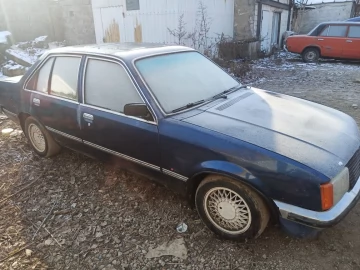 Авто Opel Rekord 1980 № 7310231