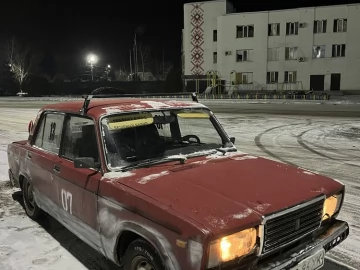 Авто ВАЗ 2107 1992 № 7311136