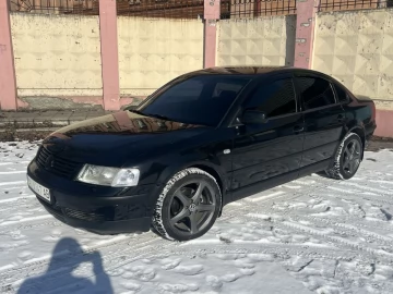 Авто Volkswagen Passat Sedan 2000 № 7315353