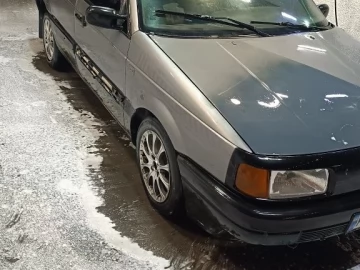 Авто Volkswagen Passat Sedan 1989 № 7321443