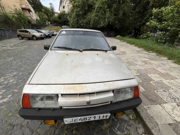 Авто ВАЗ 2109 1989 № 7322588