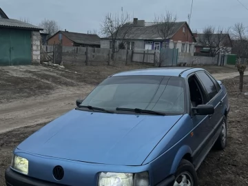 Авто Volkswagen Passat Sedan 1992 № 7323237