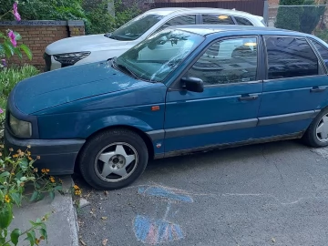 Авто Volkswagen Passat Sedan 1992 № 7325885