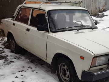 Авто ВАЗ 2107 1984 № 7326043