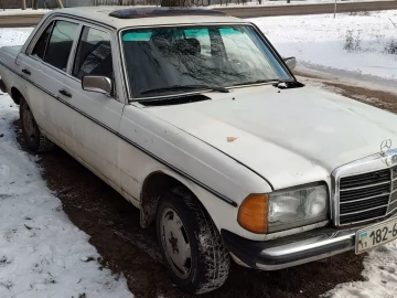 Авто Mercedes 200 1978 № 7326487