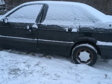Авто Volkswagen Passat Sedan 1990 № 7338756