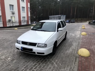 Авто Volkswagen Polo 2000 № 7339735