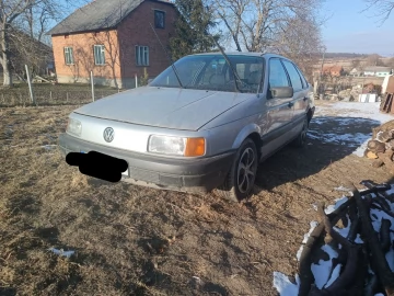 Авто Volkswagen Passat Sedan 1988 № 7340829