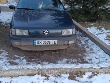 Авто Volkswagen Passat Sedan 1992 № 7343312
