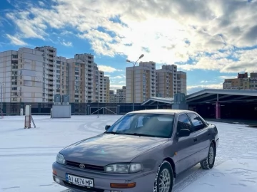 Авто Toyota Camry 1993 № 7349181