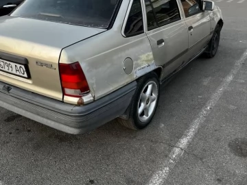 Авто Opel Kadett 1988 № 7349192