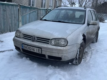 Авто Volkswagen Golf 2000 № 7352098