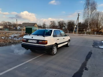 Авто Volkswagen Passat Variant 1993 № 7356370