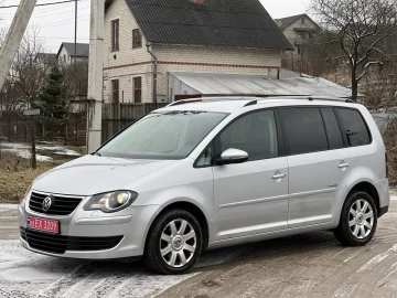 Авто Volkswagen Touran 2010 № 7359710