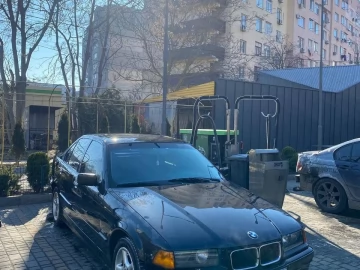 Авто BMW 3 Серия 1993 № 7360054