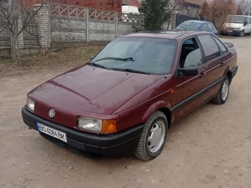 Авто Volkswagen Passat Sedan 1992 № 7361883