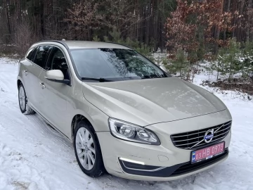 Авто Volvo V60 2016 № 7362010