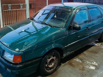 Авто Volkswagen Passat Sedan 1989 № 7366529