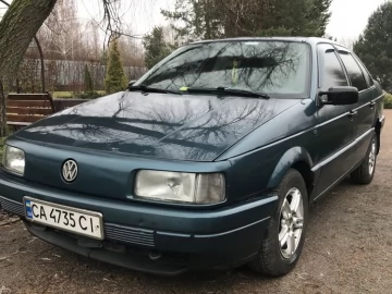 Авто Volkswagen Passat Sedan 1988 № 7368244