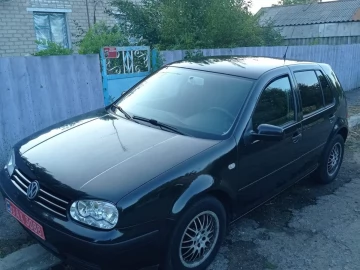 Авто Volkswagen Golf 2000 № 7368799