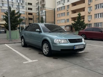 Авто Volkswagen Passat Sedan 2000 № 7370495