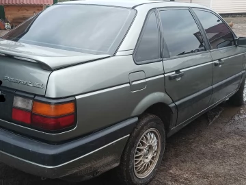 Авто Volkswagen Passat Variant 1990 № 7372506