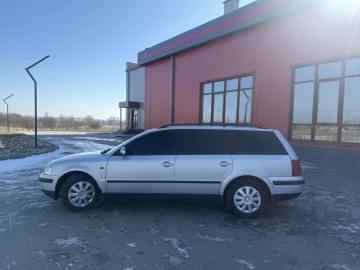 Авто Volkswagen Passat Sedan 2000 № 7373229