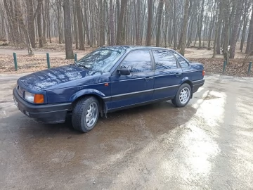 Авто Volkswagen Passat Sedan 1992 № 7373730