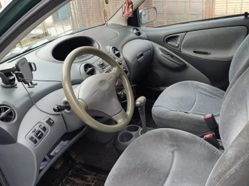 Авто Toyota Yaris 2000 № 7374454