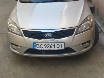 Авто KIA Cee X27 D 2010 № 7378348