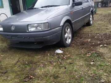 Авто Volkswagen Passat Variant 1990 № 7380463