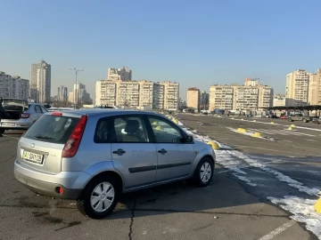 Авто Ford Fiesta 2006 № 7380951