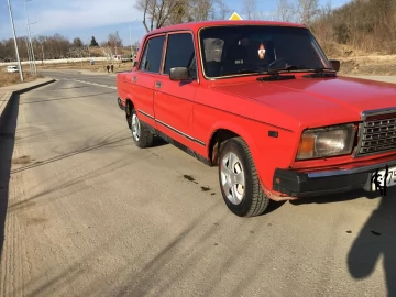 Авто ВАЗ 2107 1986 № 7388931