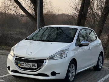 Авто Peugeot 208 2013 № 7389109