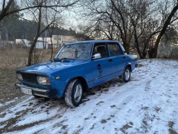 Авто ВАЗ 2105 1988 № 7389526