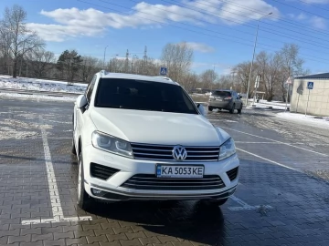 Авто Volkswagen Touareg 2015 № 7392809